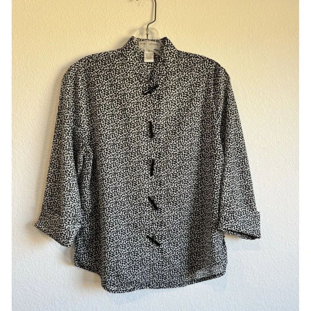 Draper's & Damon's Black & White Printed Button-Down Shirt - Women